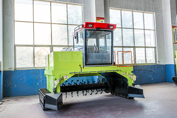 全液壓履帶式翻堆機(jī)1.jpg